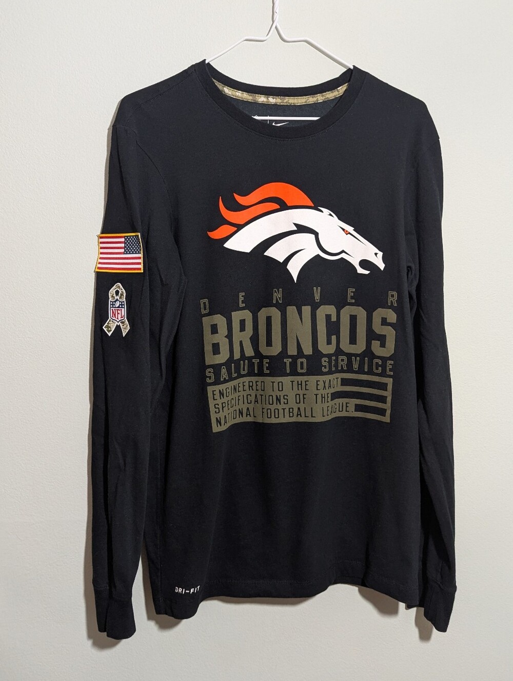 Nike Denver Broncos Shirt Men's Small Black NFL Salute To Service US Flag Patch